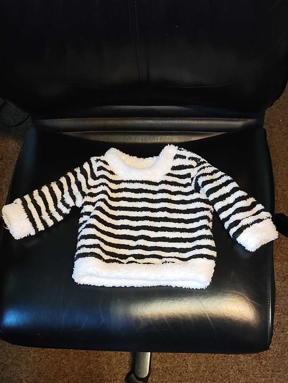 Kids Fuzzy Soft Zebra Stripe Sweater Black & White